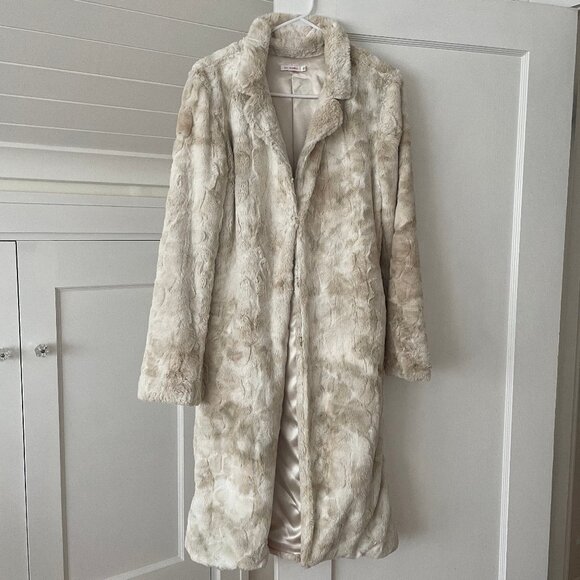 Lily Ashwell Teddy Coat (RARE) | Size XS - Picture 1 of 6